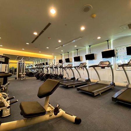 Evergreen Plaza Hotel - Tainan Exterior photo The gym at the hotel