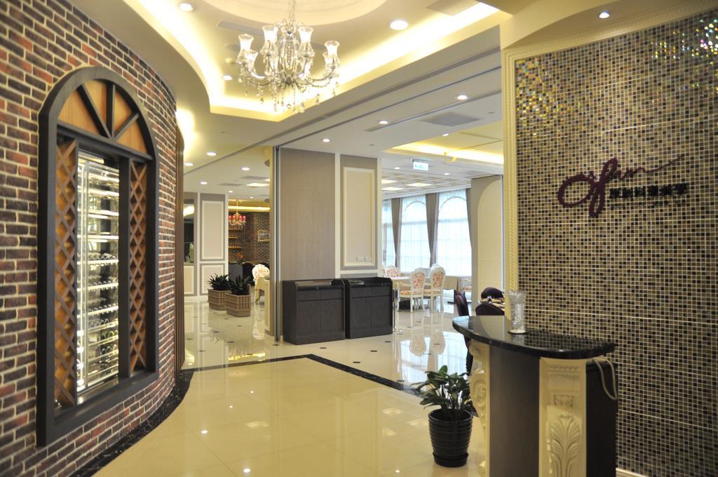 Evergreen Plaza Hotel - Tainan Exterior photo Interior of the hotel