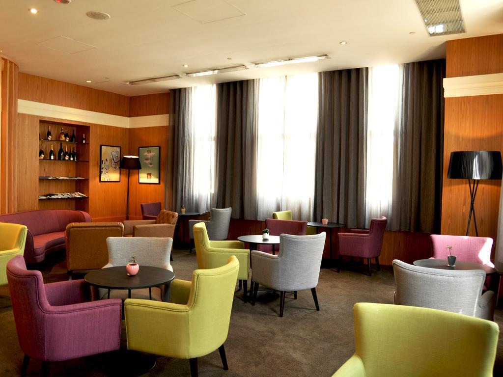 Evergreen Plaza Hotel - Tainan Exterior photo The lounge at the airport