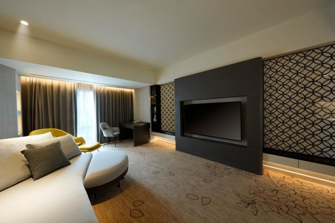 Evergreen Plaza Hotel - Tainan Exterior photo Deluxe Suite