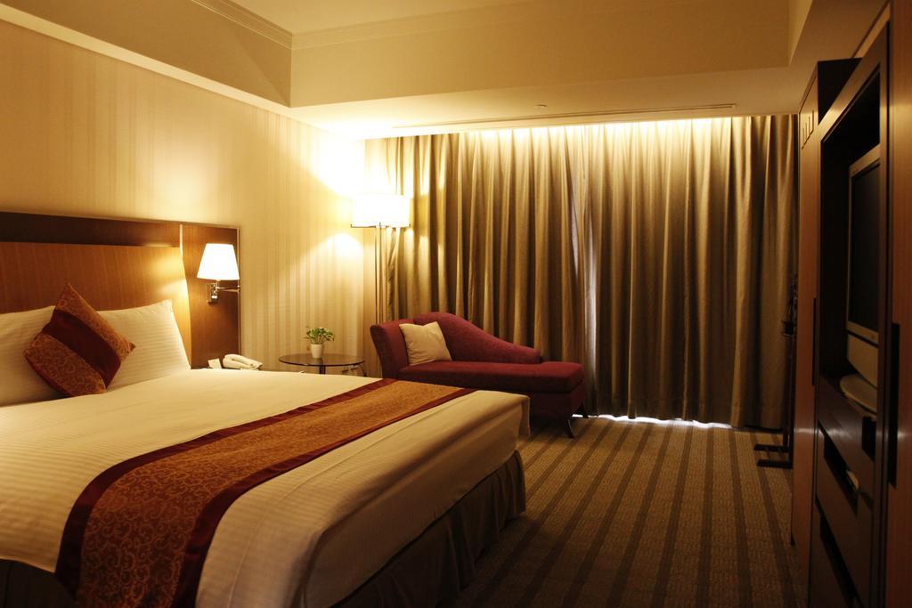 Evergreen Plaza Hotel - Tainan Room photo