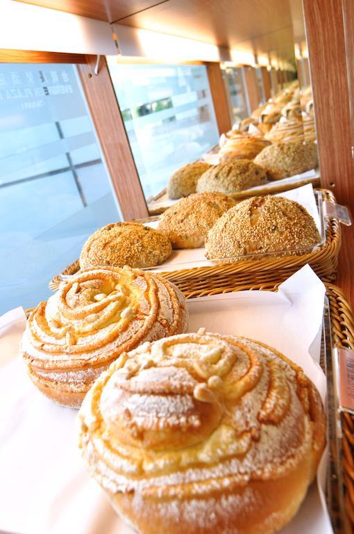 Evergreen Plaza Hotel - Tainan Exterior photo Buns