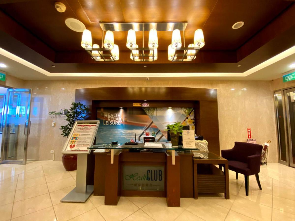 Evergreen Plaza Hotel - Tainan Exterior photo Reception desk at the club
